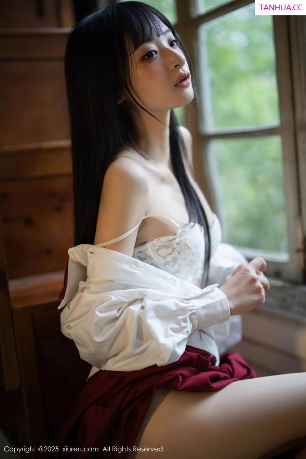   [XiuRen]高清写真图 2025.04.29 No.10215 茂木希子 性感红裙第45张图片